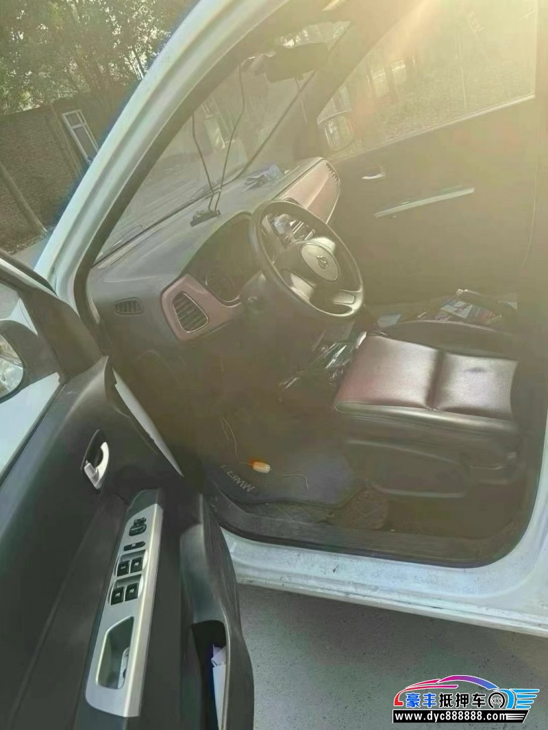 19年长安欧尚欧力威EV轿车抵押车出售