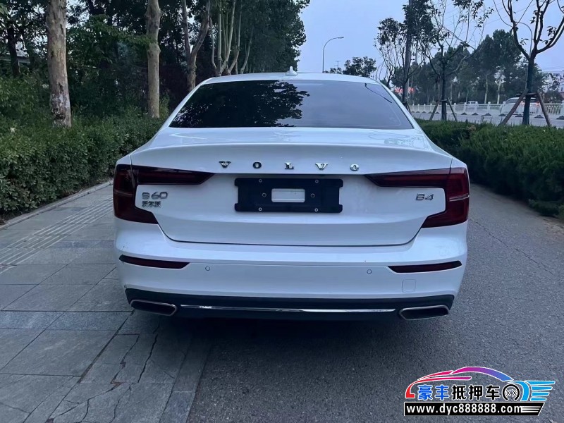 22年沃尔沃S60轿车抵押车出售