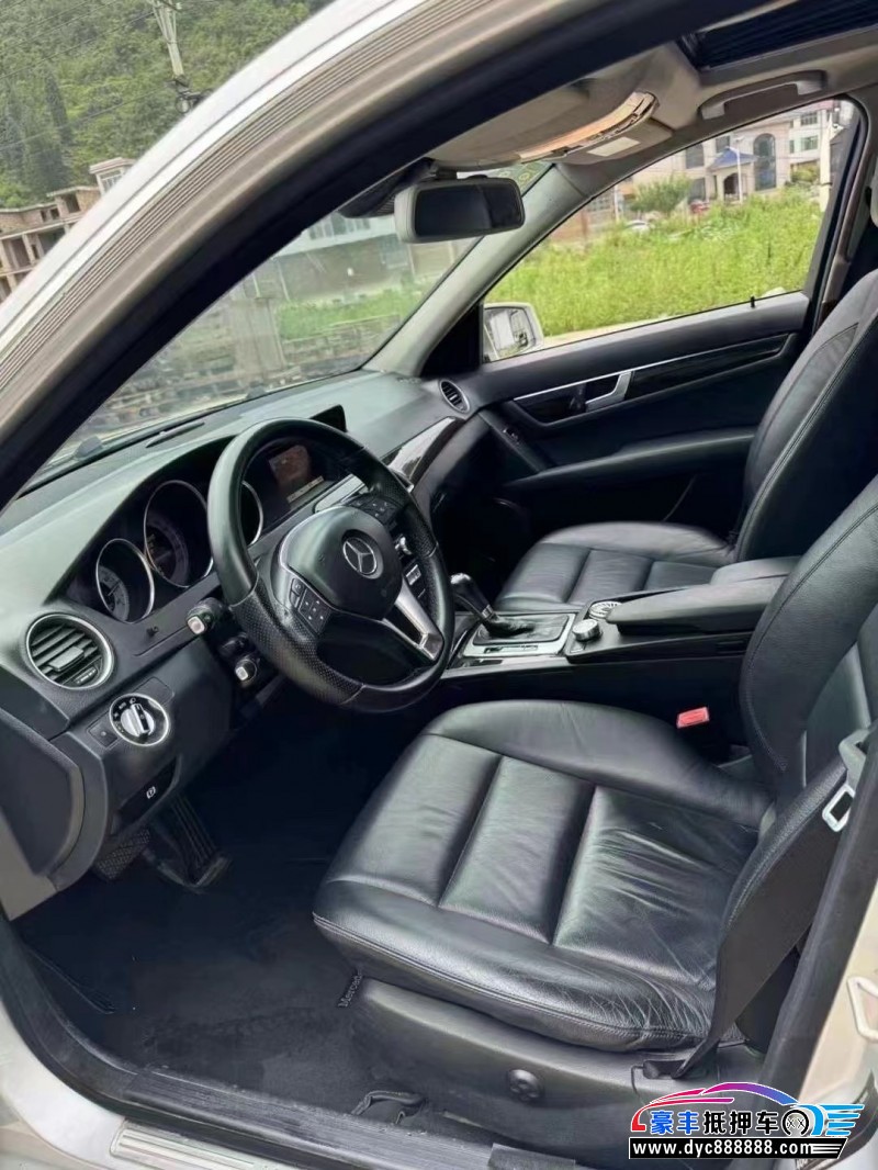 13年奔驰C轿车抵押车出售