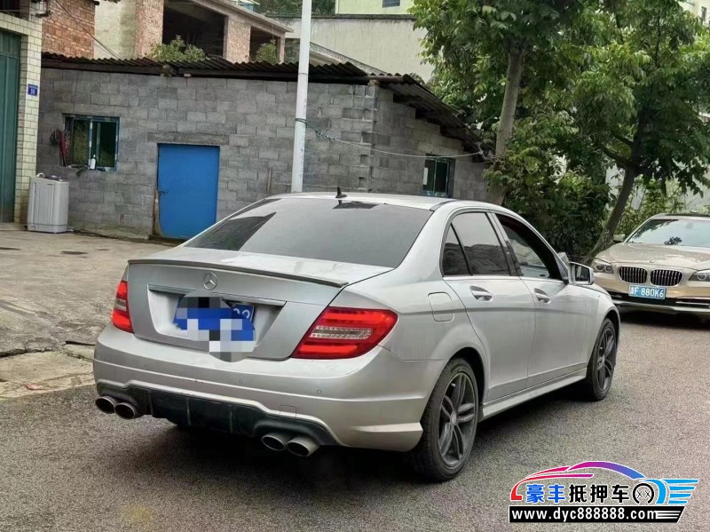 13年奔驰C轿车抵押车出售