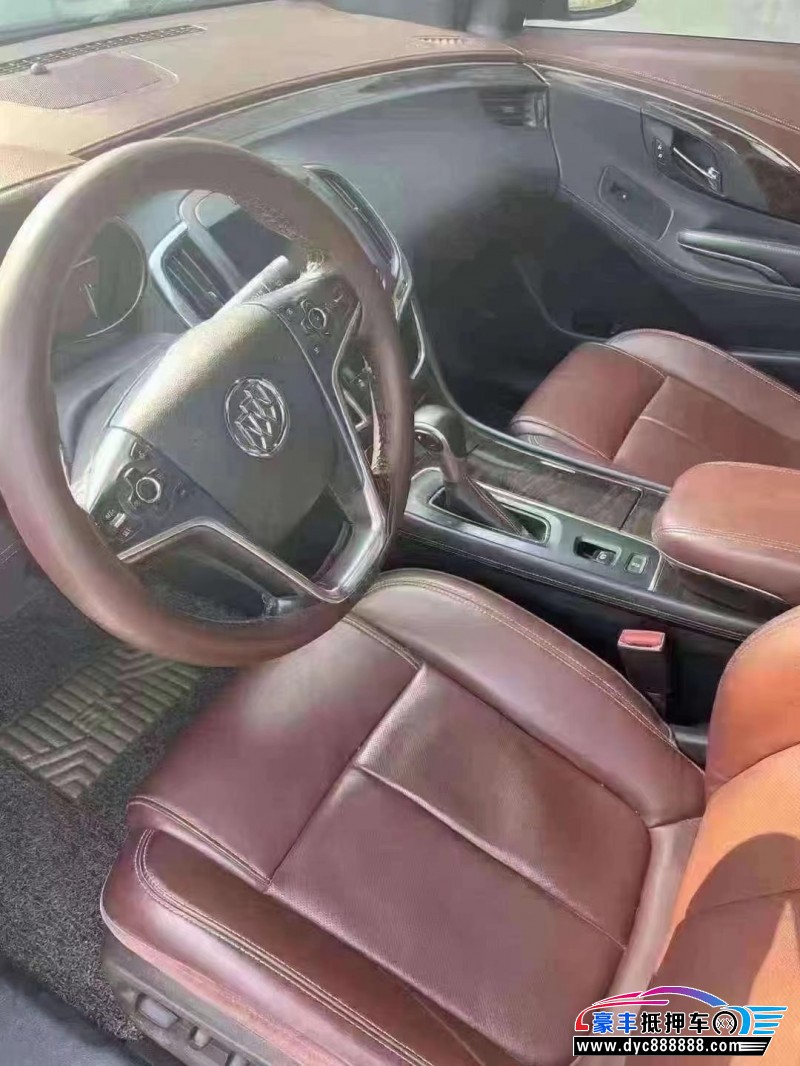 15年别克君越轿车抵押车出售