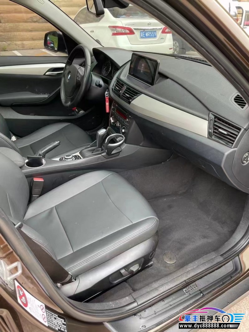 13年宝马X1轿车抵押车出售