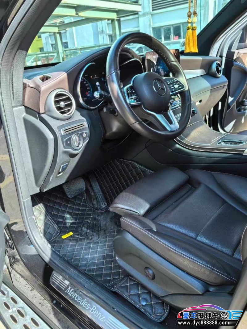 22年奔驰GLCSUV抵押车出售