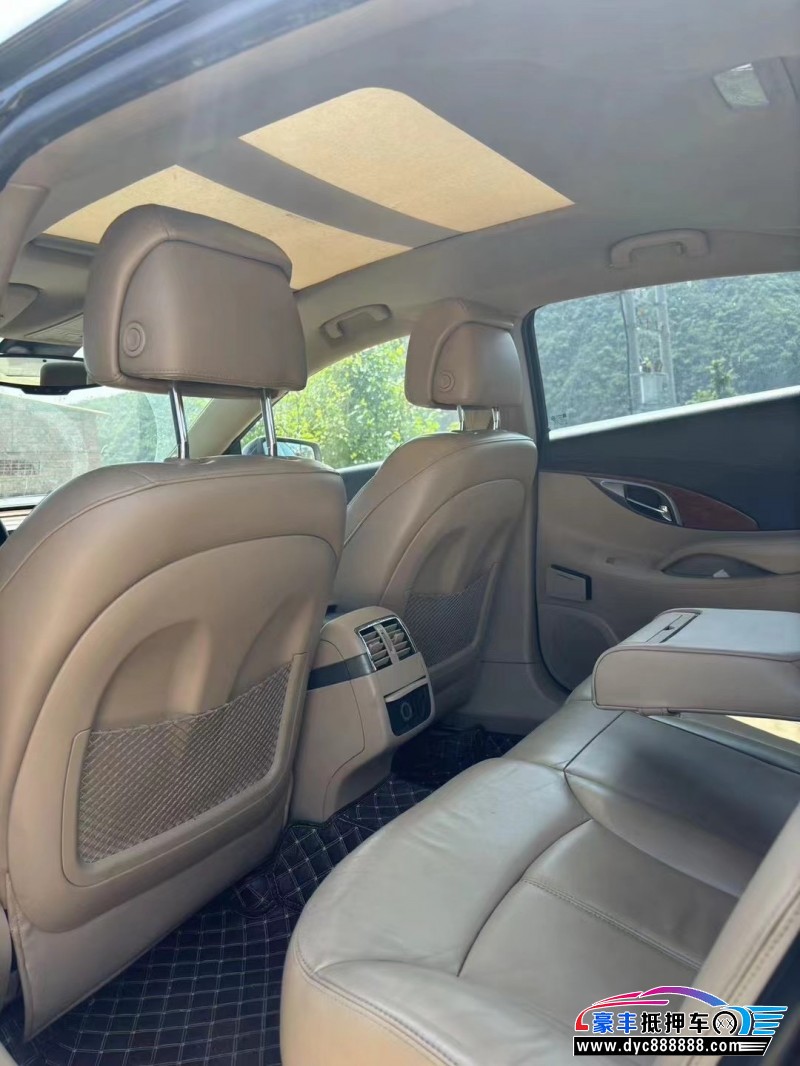 10年别克君越轿车抵押车出售