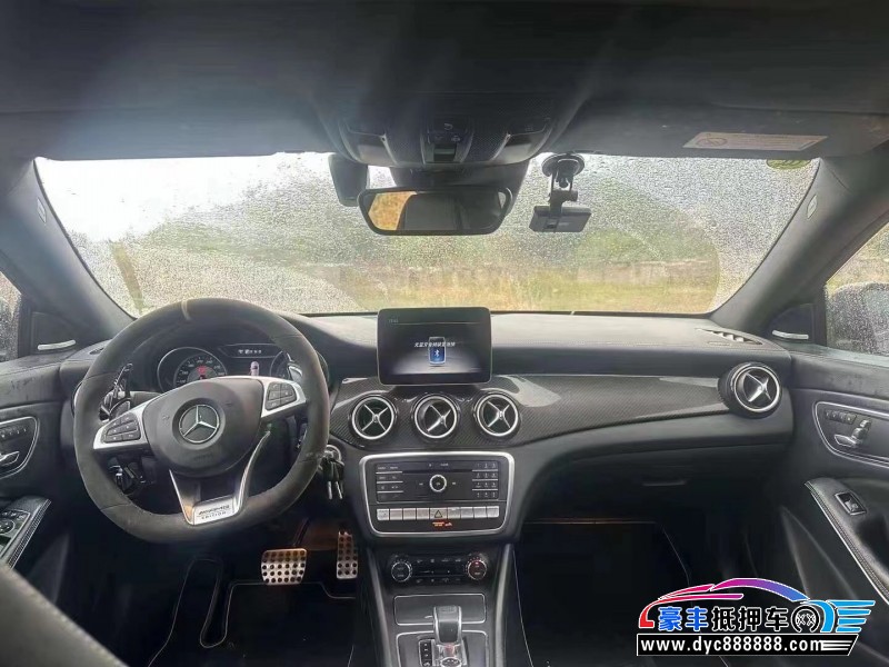 19年奔驰A轿车抵押车出售