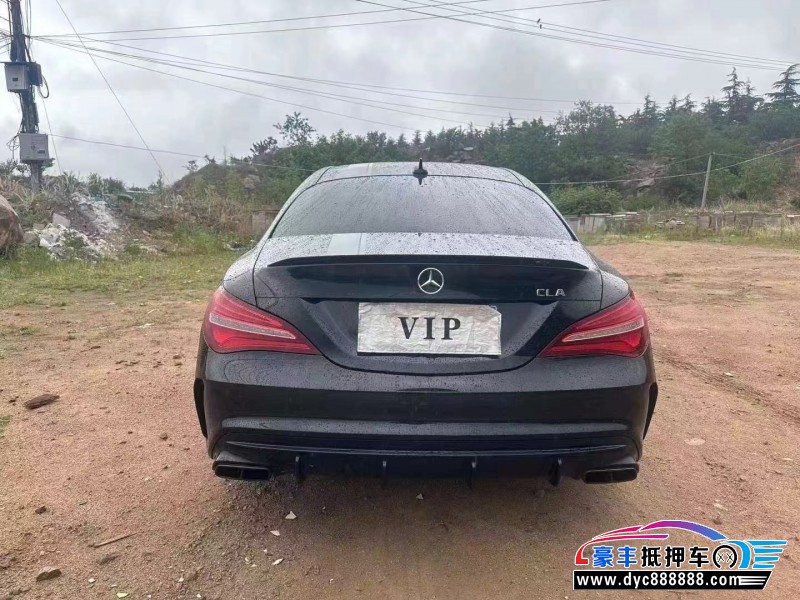 19年奔驰A轿车抵押车出售