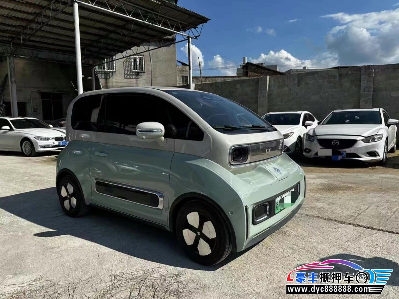 23年宝骏kiwi ev轿车抵押车出售