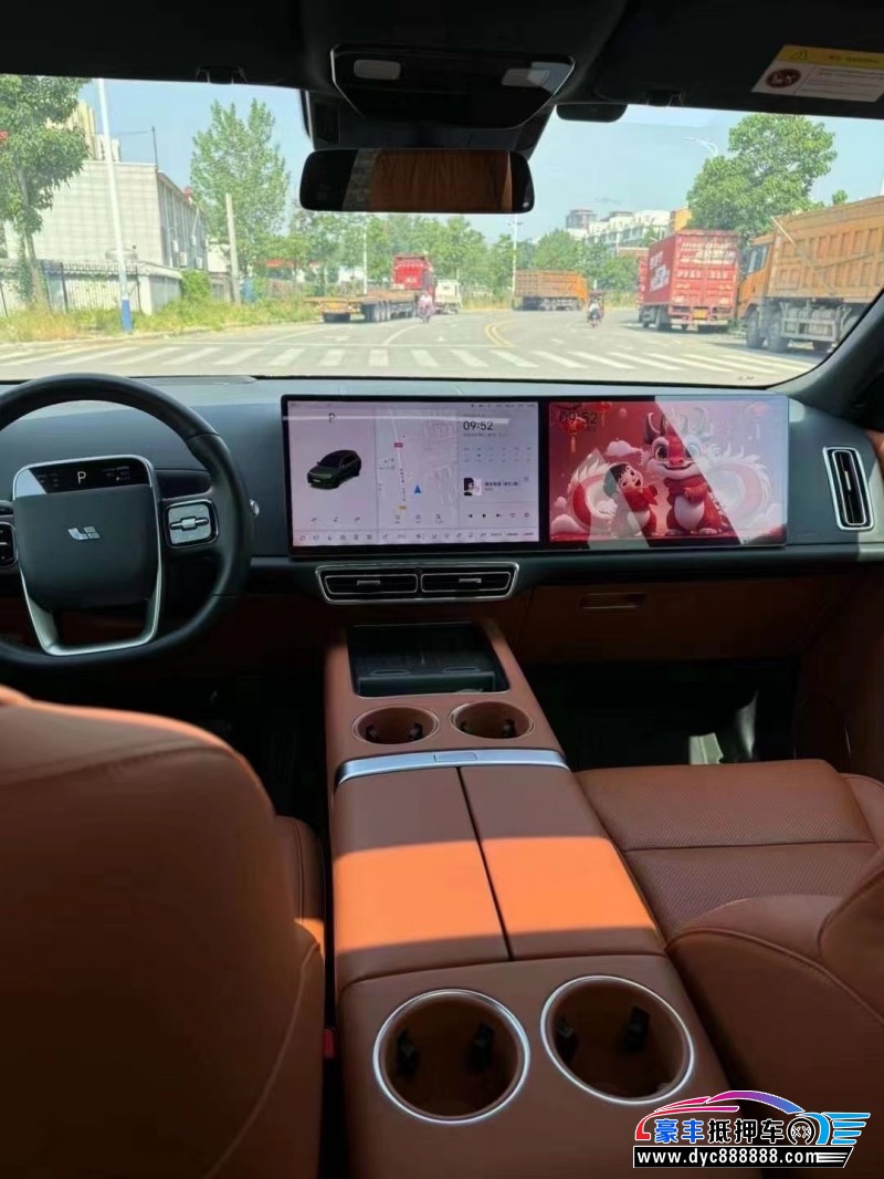 23年理想L8轿车抵押车出售