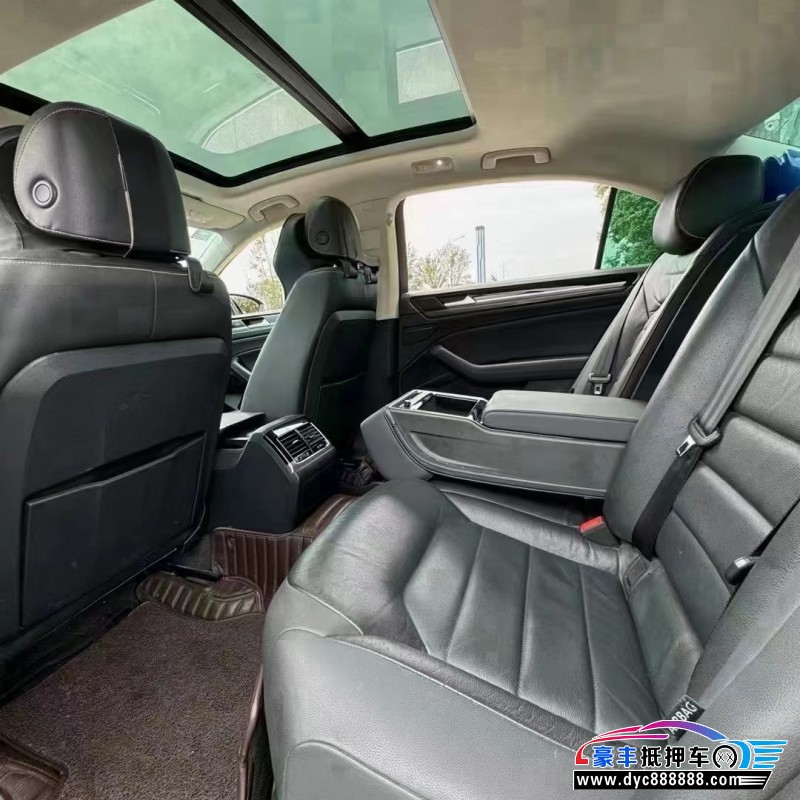 18年大众辉昂轿车抵押车出售