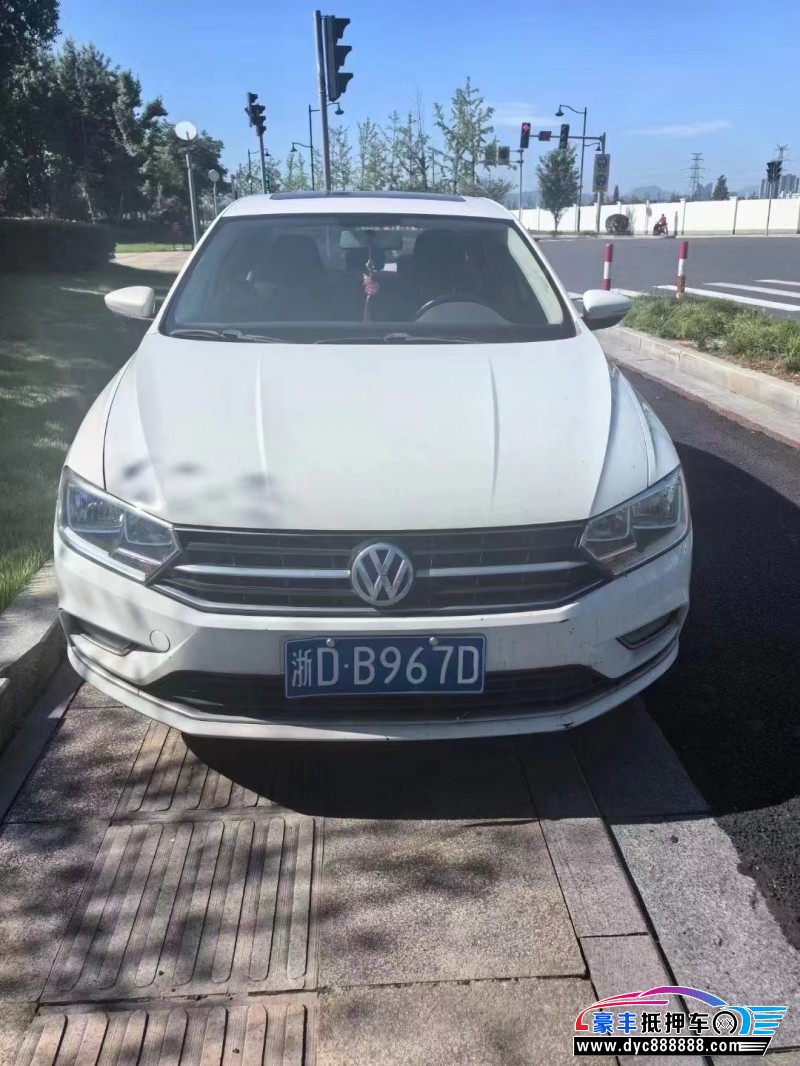 17年大众宝来轿车抵押车出售