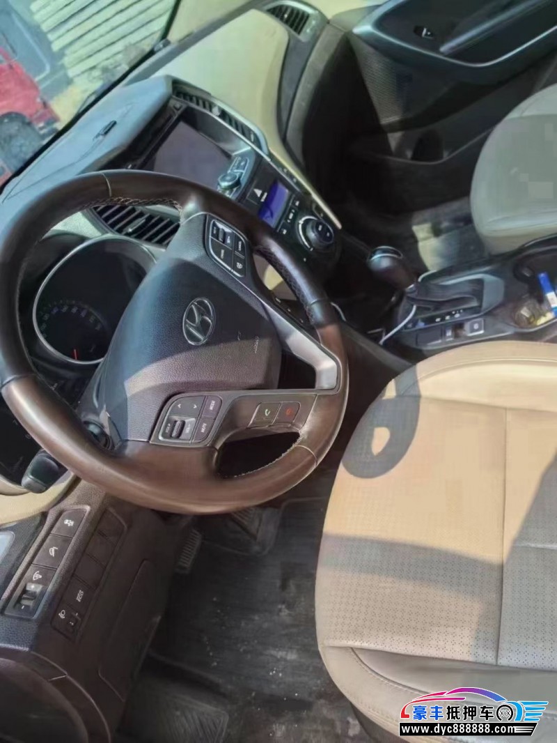 14年现代圣达菲轿车抵押车出售