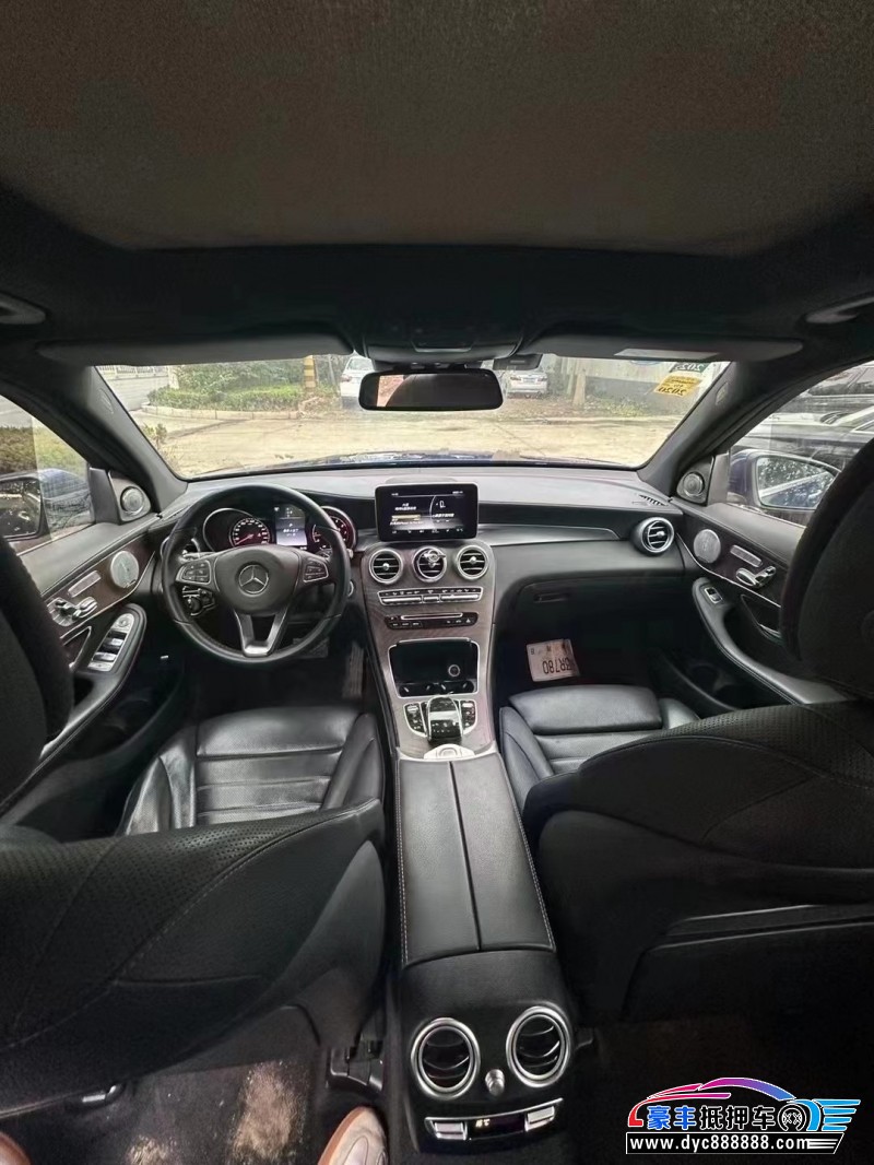 18年奔驰GLC轿车抵押车出售