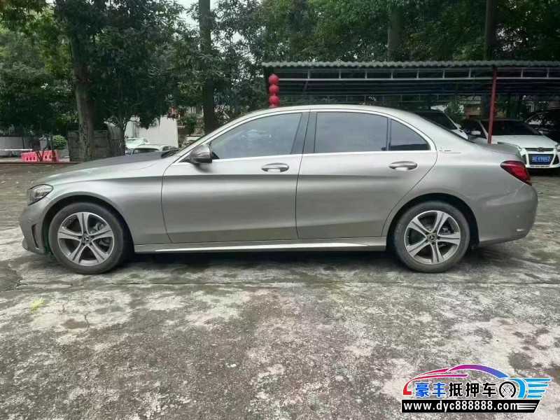 20年奔驰C轿车抵押车出售