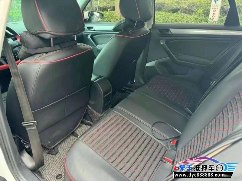 18年大众宝来轿车抵押车出售