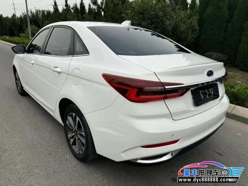 22年福特福睿斯轿车抵押车出售