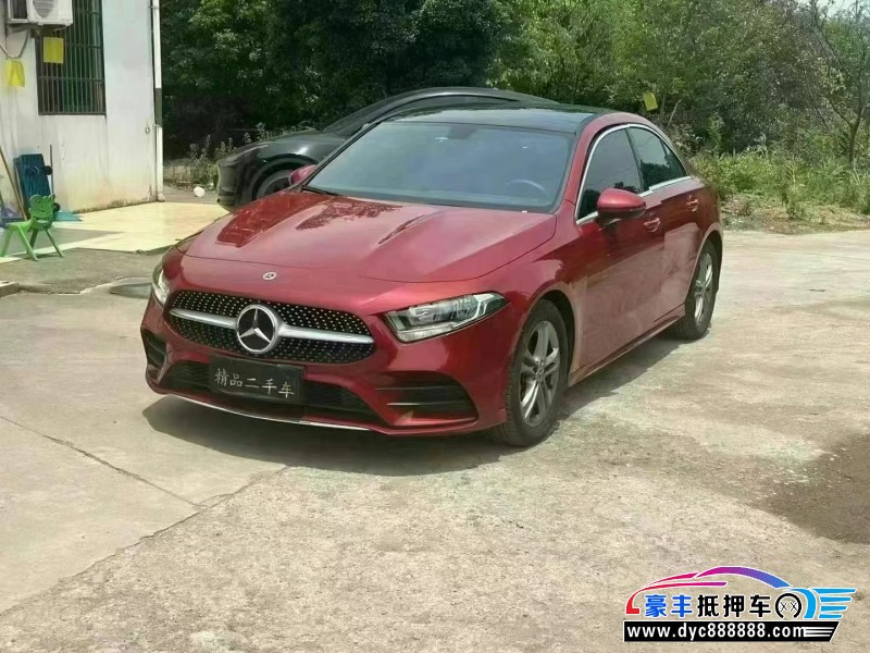 23年奔驰A轿车抵押车出售