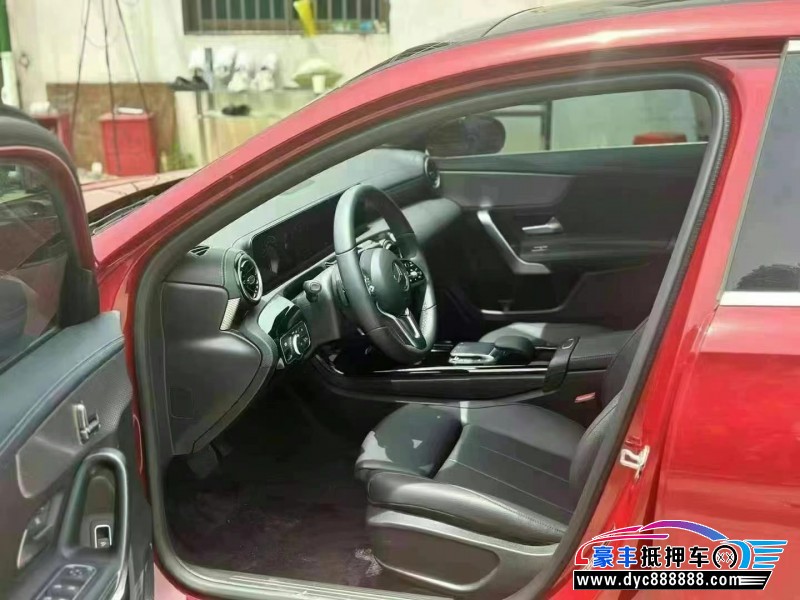 23年奔驰A轿车抵押车出售