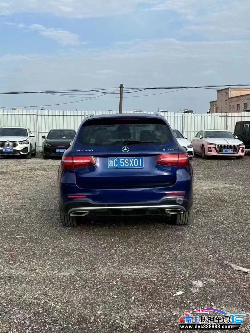 17年奔驰GLC轿车抵押车出售