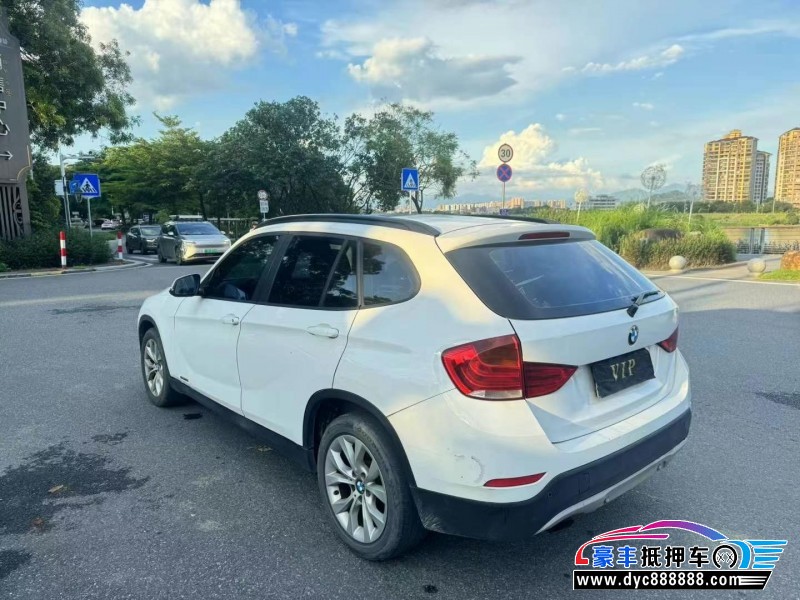 13年宝马X1轿车抵押车出售