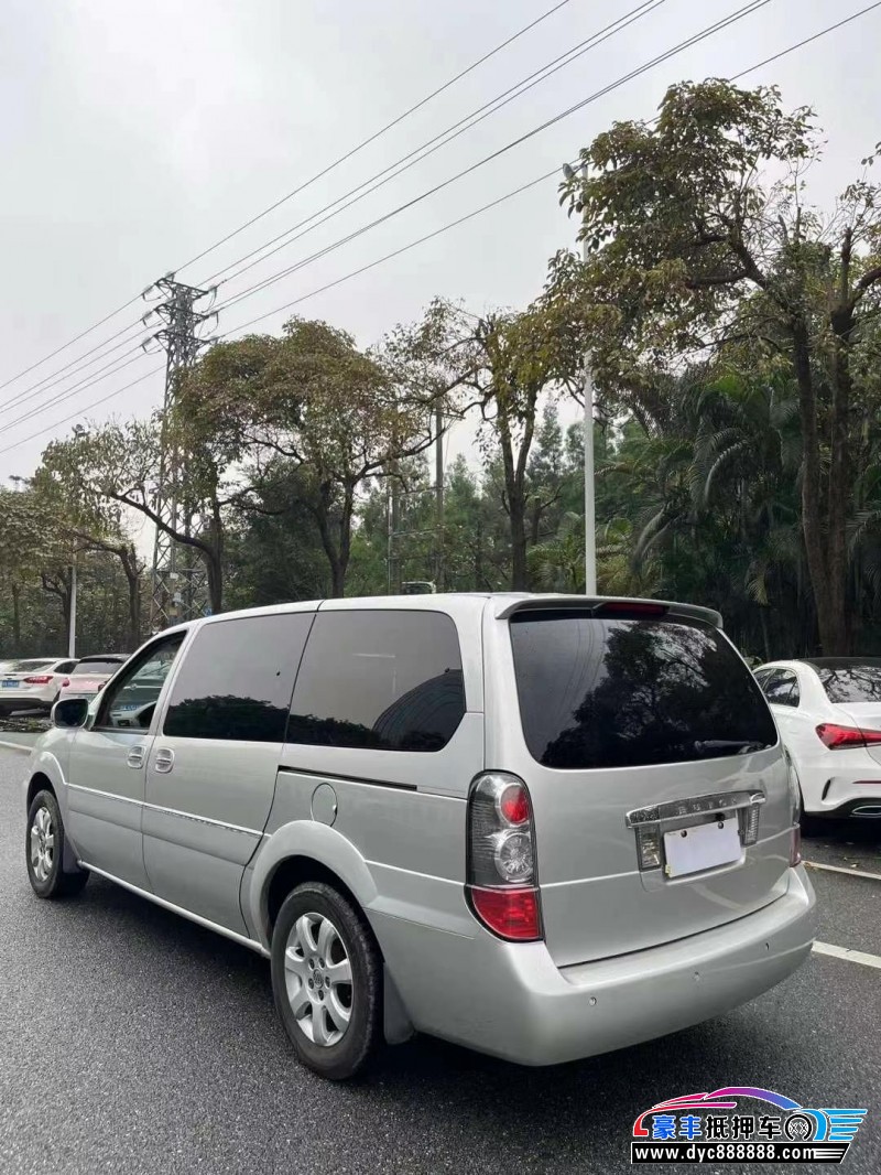 09年别克GL8轿车抵押车出售