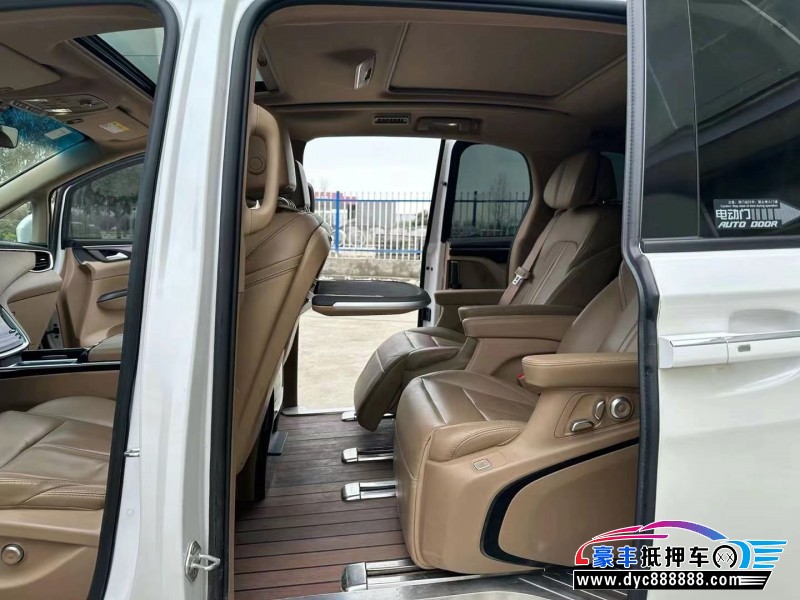 20年别克GL8轿车抵押车出售