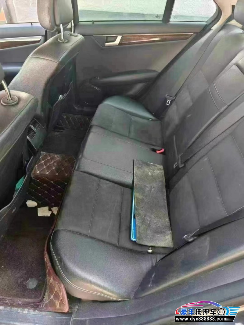 13年奔驰C轿车抵押车出售