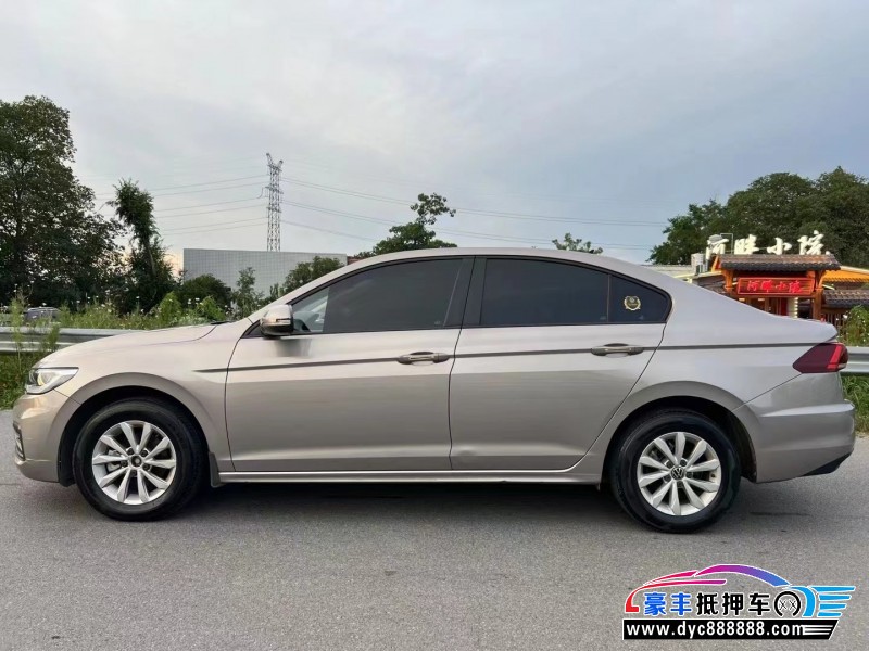 21年大众宝来轿车抵押车出售