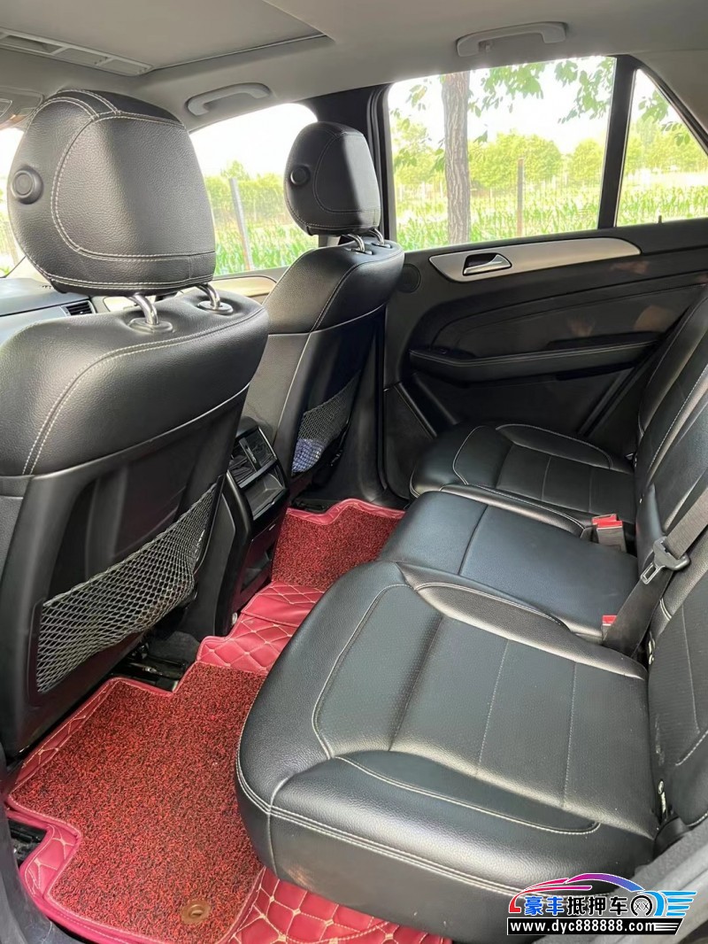 13年奔驰ML轿车抵押车出售