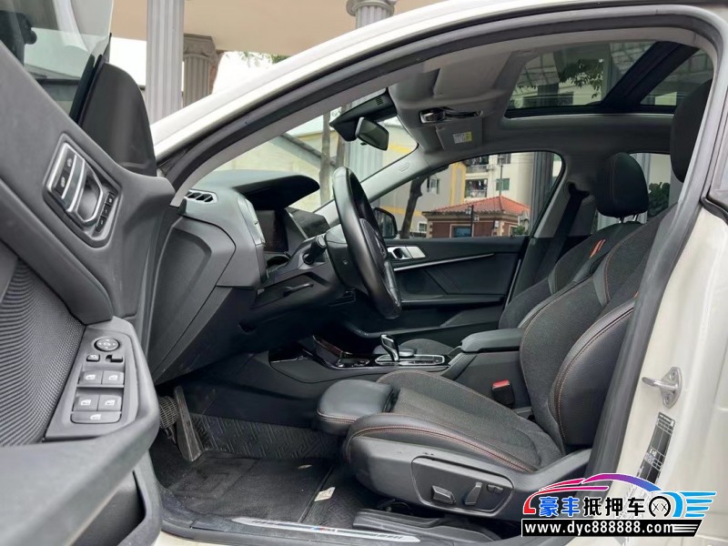 22年宝马2系轿车抵押车出售