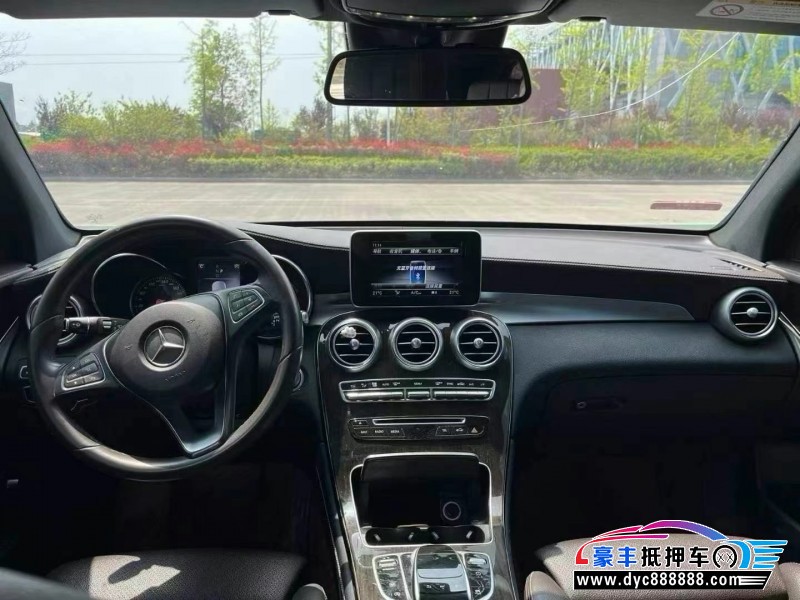17年奔驰GLC轿车抵押车出售