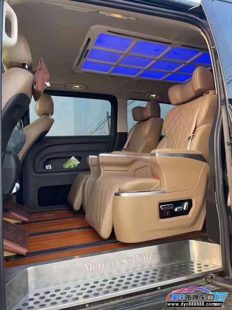 21年奔驰威霆轿车抵押车出售