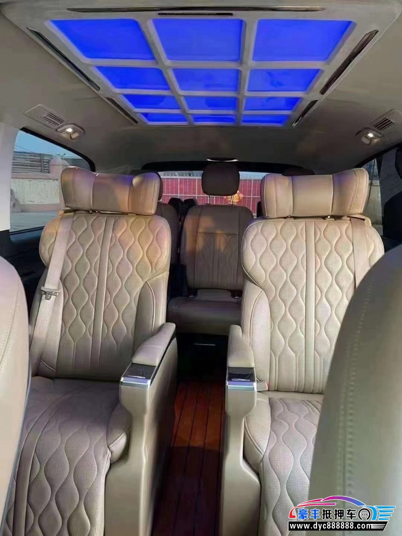 21年奔驰威霆轿车抵押车出售