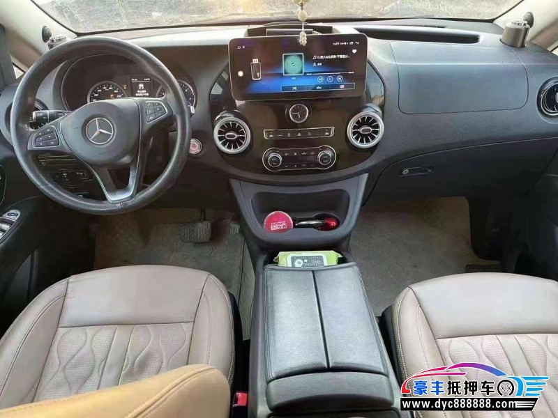 21年奔驰威霆轿车抵押车出售