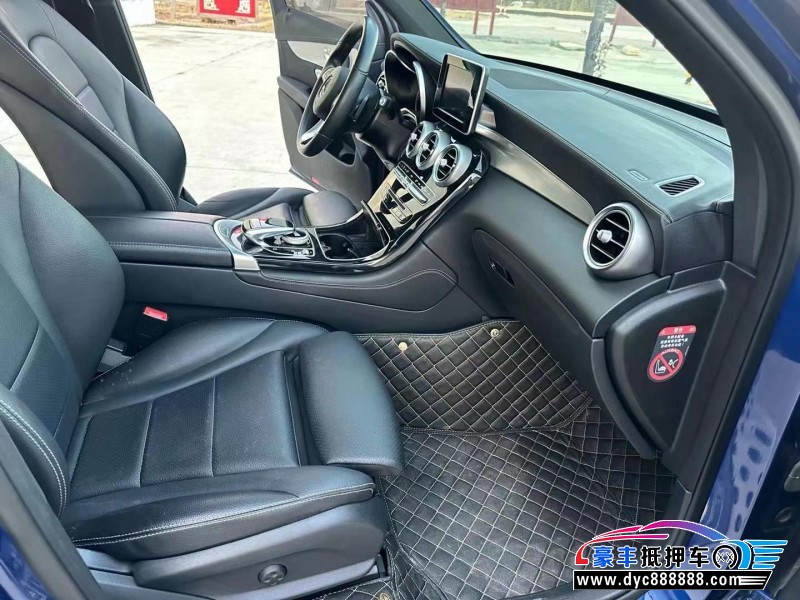 17年奔驰GLC轿车抵押车出售