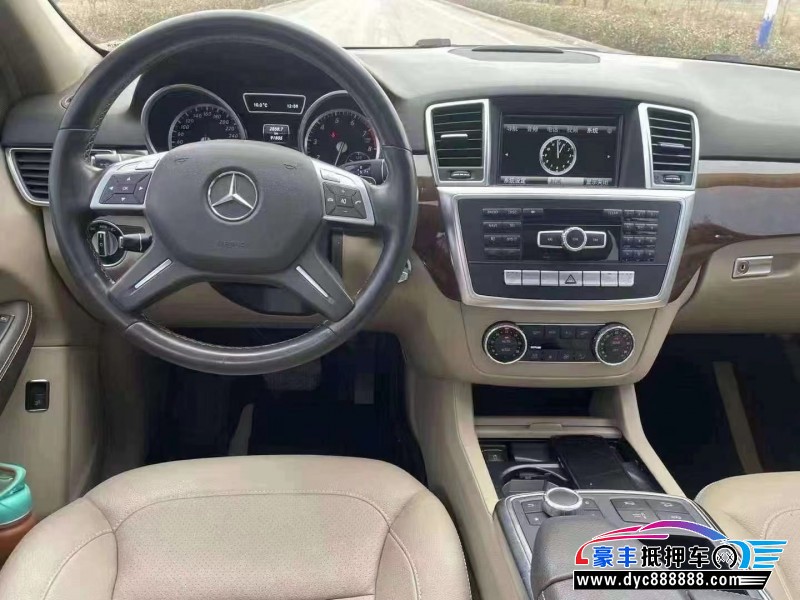 13年奔驰ML轿车抵押车出售