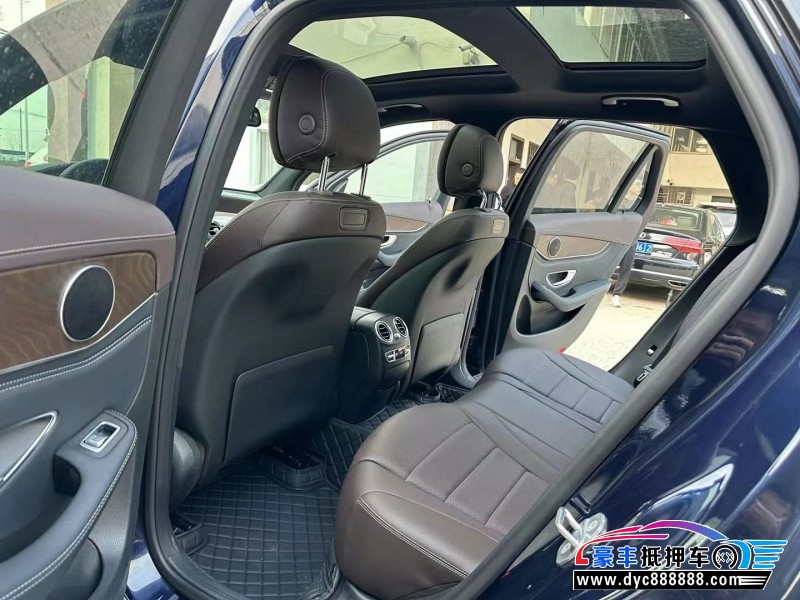 18年奔驰GLC轿车抵押车出售