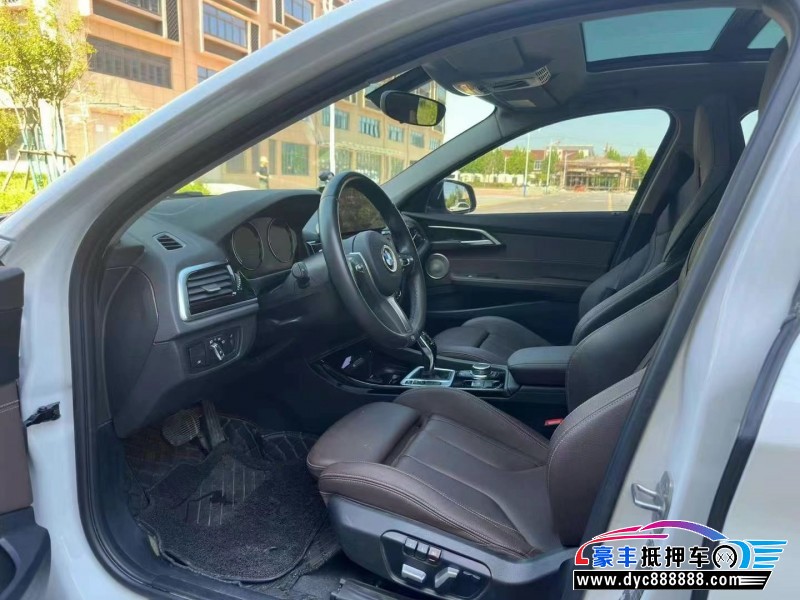 22年宝马1系轿车抵押车出售