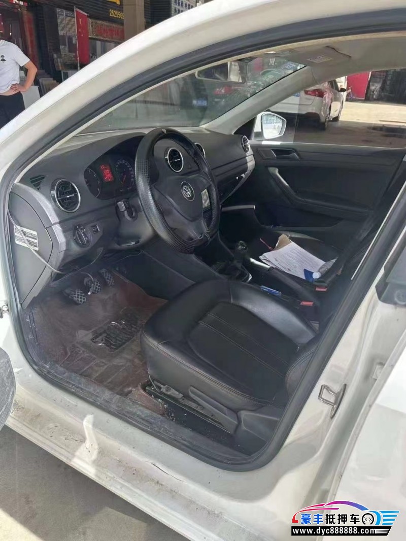 17年大众捷达轿车抵押车出售