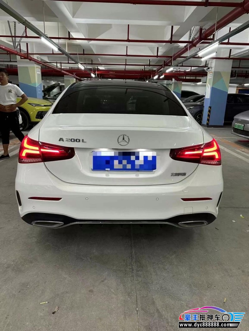 20年奔驰A轿车抵押车出售