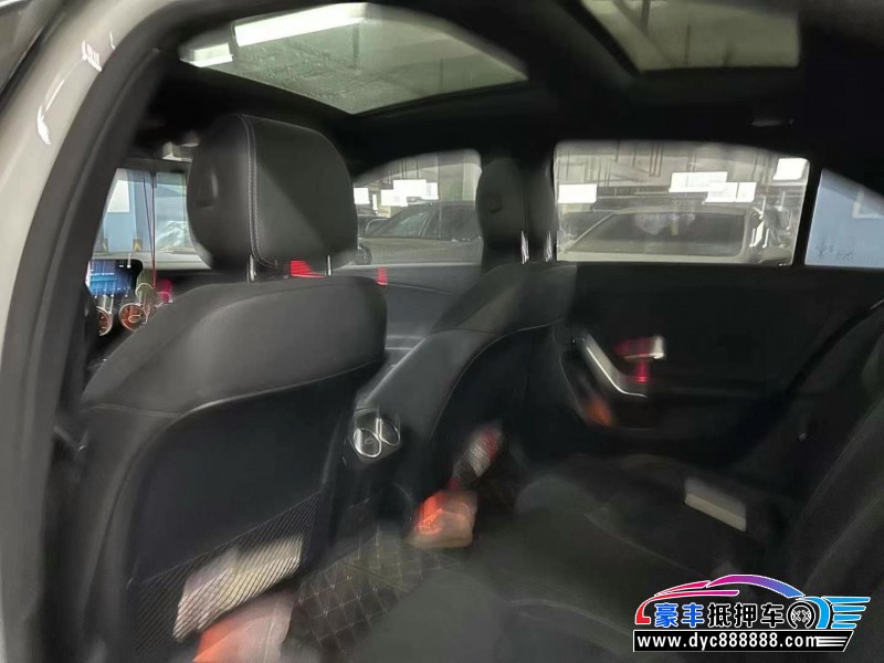 20年奔驰A轿车抵押车出售