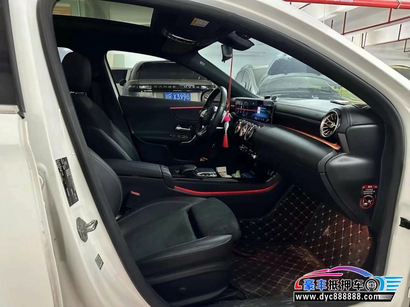 20年奔驰A轿车抵押车出售