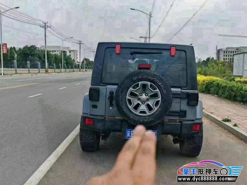 15年Jeep牧马人轿车抵押车出售