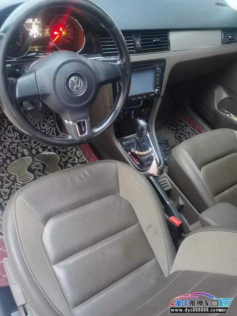 15年大众宝来轿车抵押车出售