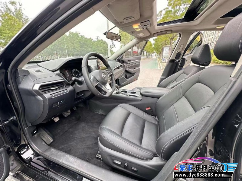 20年日产天籁轿车抵押车出售