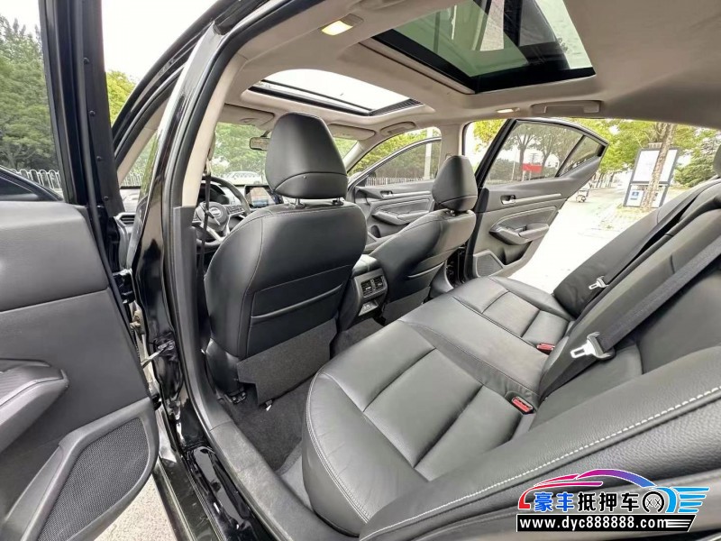 20年日产天籁轿车抵押车出售