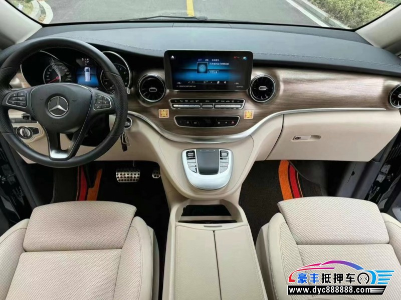 21年奔驰V轿车抵押车出售