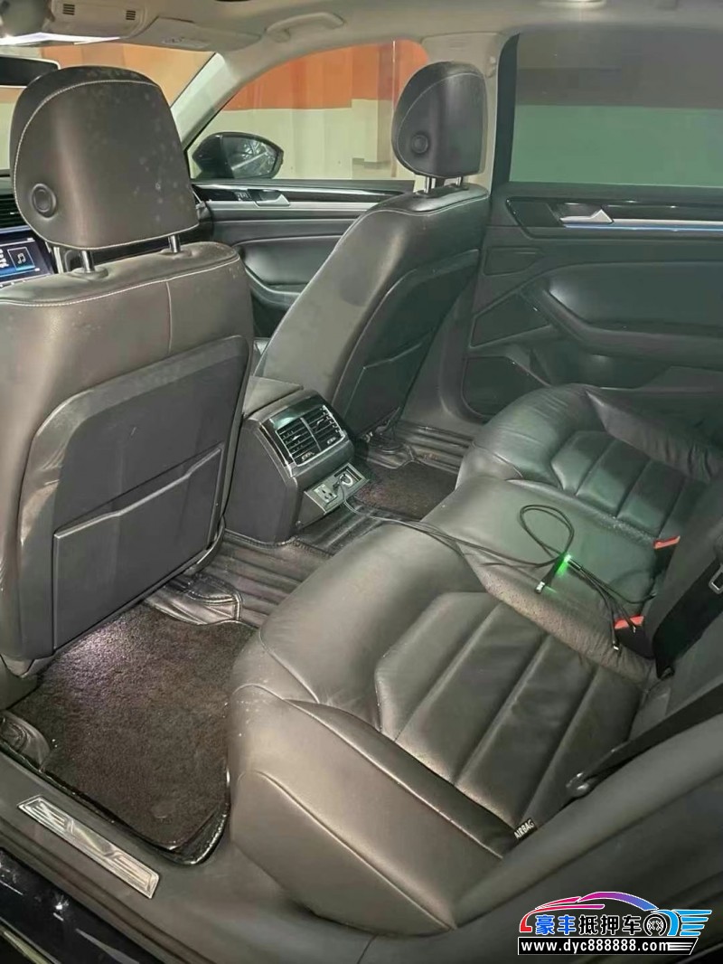 18年大众辉昂轿车抵押车出售