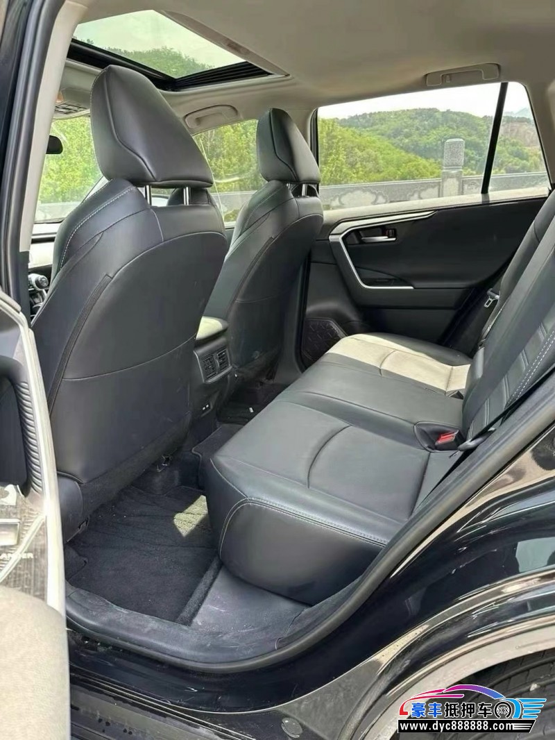 21年丰田威兰达轿车抵押车出售