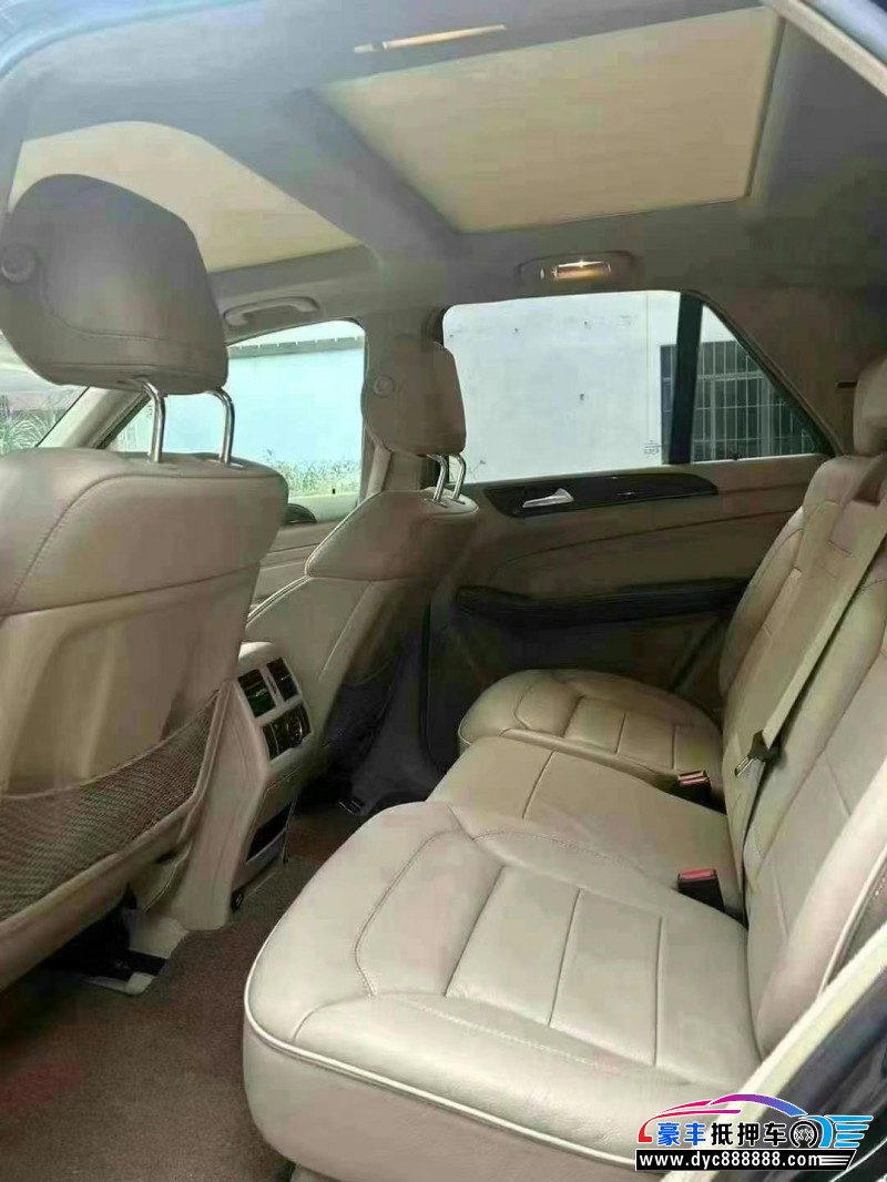 12年奔驰ML轿车抵押车出售