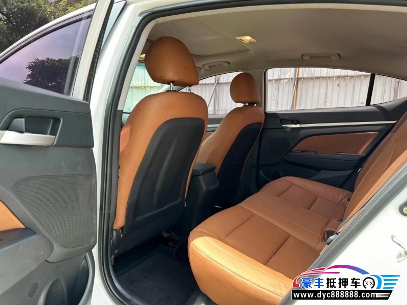 18年现代领动轿车抵押车出售